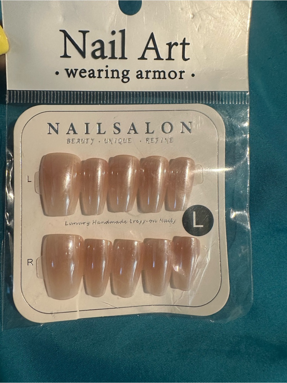 Nailsalon Press-On Nail Set in Shimmery Nude